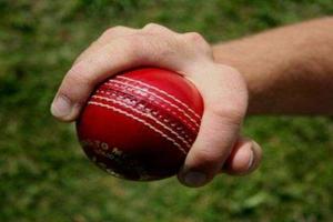 अलीगढ़: चैम्पियंस के बल्लेबाजों ने सुपर स्टार स्पिन गेंदबाज उत्कर्ष के आगे टेके घुटने