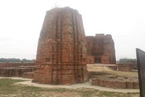 सीतापुर: देख-रेख के आभाव में अस्तित्व खो रहा आस्तिक बाबा मंदिर, पुरातत्व विभाग के संरक्षण में है यह धार्मिक स्थल