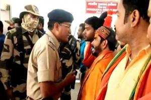 आगरा: ताजमहल में संत को प्रवेश न मिलने पर हिंदू महासभा नाराज, पदाधिकारियों ने एएसआई ऑफिस पर किया प्रदर्शन
