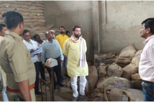 अयोध्या: राज्य मंत्री ने किया केन्द्रों का निरीक्षण, गेहूं क्रय केंद्र में दुरुस्त मिली व्यवस्थाएं