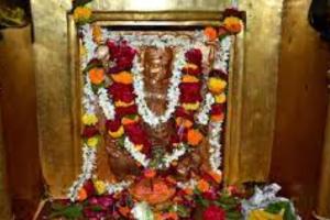 वाराणसी: चैत्र नवरात्र के छठे दिन देवी कात्यायनी के मंदिर में लगा भक्तों का तांता, श्रद्धालुओं ने की पूजा-अर्चना