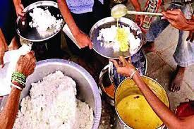 बदायूं के स्कूल में लापरवाही: दूषित खाना खाने से बिगड़ी 25 से अधिक छात्राओं की हालत, खाते समय ही कहा था- सब्जी कड़वी है