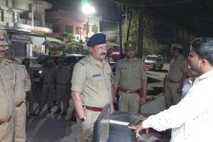 हरदोई: एसपी राजेश द्विवेदी ने गोपामऊ पुलिस चौकी का किया निरीक्षण, दुकानदारों को दिलाया सुरक्षा का भरोसा