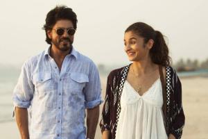 Darlings  में Alia Bhatt के साथ नजर आएंगे SRK, जानें किस OTT प्लेटफॉर्म पर रिलीज होगी फिल्म