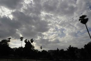 UP Weather Report: कई जिलों में छाए रहेंगे बादल, हो सकती है बारिश, जानें कब मानसून देगा दस्तक