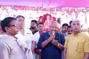 बिहार: मंच टूटा, बाल-बल बचे उपमुख्यमंत्री तारकिशोर प्रसाद