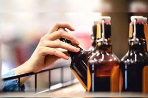 बरेली: पॉश मशीन से भी ओवररेटिंग-नकली शराब की बिक्री पर अंकुश लगाना चुनौती