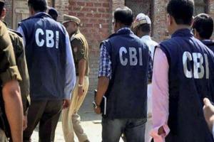 CBI ने रिश्वत लेने के मामले में गुजरात के IAS अधिकारी के परिसरों पर छापे मारे