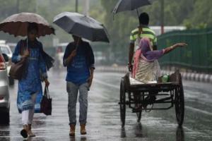 मौसम हुआ सुहाना, तेज गर्मी से दिल्लीवालों को मिली राहत, तड़के आंधी के साथ हुई झमाझम बारिश
