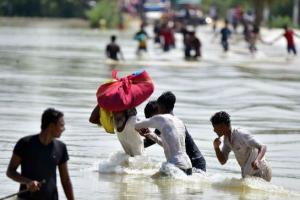 असम में बाढ़ की स्थिति में थोड़ा सुधार, मरने वालों की संख्या 26 पहुंची, 7 जिलों में 5 लाख 80 हजार से अधिक लोग प्रभावित