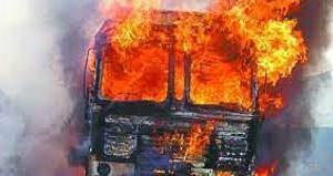 बाजपुर में आग का गोला बना ट्रक, हड़कंप