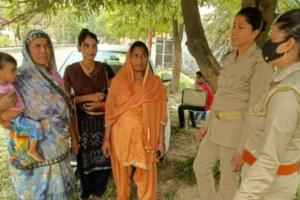 बरेली: महिला पुलिस टीम कर रही अपराध के प्रति जागरूक