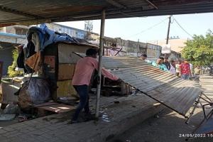 रामपुर: अवैध कब्जों पर चला नगर पालिका का बुलडोजर, दुकानदारों में मची खलबली