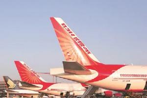 बीच हवा में बंद हो गया एअर इंडिया के एक विमान का इंजन, मुंबई हवाई अड्डे पर हुई आपात लैंडिंग