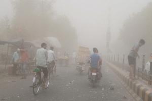 रामपुर में धूल भरी आंधी दढ़ियाल में बारिश और खौद में पड़े ओले