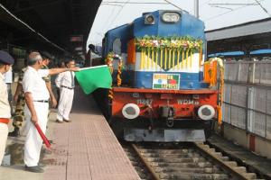 भारत-बांग्लादेश के बीच दो साल बाद शुरू हुई ट्रेन सेवा, कोरोना के कारण बंद कर दी गई थी सर्विस