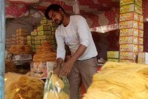लखनऊ: ईद पर्व को लेकर बनारसी सेवईं की बाजारों में धूम