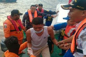 इंडोनेशिया में नौका डूबने के तीन दिन बाद 10 और लोगों का पता लगाया गया