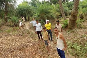 बाराबंकी: दरियाबाद क्षेत्र के खजुरी गांव में तालाब पर दिखा तेंदुआ, लोगों में दहशत