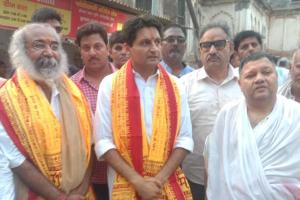 अयोध्या: कांग्रेस नेता प्रमोद कृष्णम व दीपेंद्र हुड्डा ने लिया रामलला का आशीर्वाद, कहा- ताजमहल व कुतुबमीनार हिंदुओं को दे सरकार