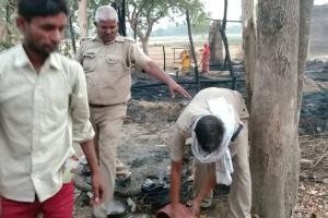 बाराबंकी: अज्ञात कारणों से लगी आग, चार घरों के सामान जलकर राख