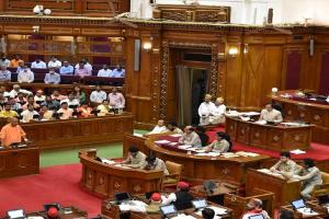UP Budget 2022: तीसरे दिन का बजट सत्र हुआ समाप्त, विधानसभा में अखिलेश यादव ने योगी सरकार पर उठाए सवाल
