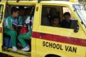 अयोध्या: बच्चों को लेकर लापरवाह निकले 228 स्कूल, नहीं करा रहे वाहनों की फिटनेस