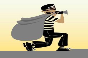 अयोध्या: चोरों ने ताला तोड़कर दुकानों से पार किया हजारो की नकदी व कीमती सामान