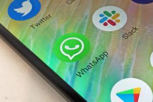 WhatsApp ला रहा है नया फीचर, Video Call के दौरान दिखेगा अवतार !