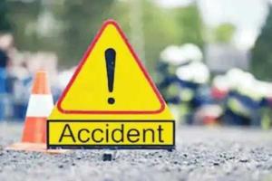 बिजनौर: अनियंत्रित कार ने तीन यात्रियों को कुचला, एक की मौत