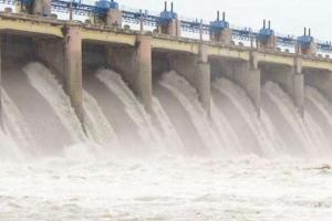 खटीमा: शारदा नदी का जलस्तर 10 हजार क्यूसेक के पार, बिजली उत्पादन बढ़ा