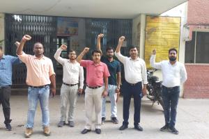 बरेली: पावर कारपोरेशन प्रबंधन के खिलाफ अभियंताओं ने किया प्रदर्शन