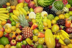 वाराणसी: महंगाई ने बिगाड़ा फलों का स्वाद, आसमान छू रहे दाम, जानकर रह जाएंगे हैरान