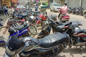 लखीमपुर-खीरी: सड़क से लेकर फुटपाथ तक कब्जा, अफसर खामोश