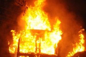 जम्मू-कश्मीर के बांदीपोरा में ट्रक में लगी आग, कंडक्टर की जलकर मौत, चालक गंभीर रूप से झुलसा