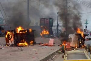 हावड़ा में आज फिर भड़की हिंसा की आग, इंटरनेट सेवा बंद, शहर में लगा कर्फ्यू, ‍BJP पर लगे गंभीर आरोप