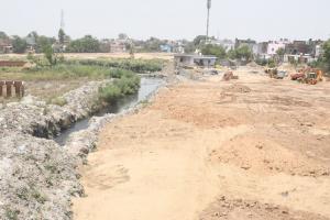 बरेली: नदी किनारे बना रहे एसटीपी, एनओसी न मिलने से लटका निर्माण