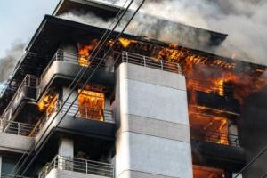 मुंबई की इमारत में आग लगी, 11 लोगों को बचाया गया
