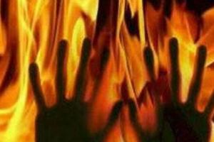 गाजियाबाद : अज्ञात युवती को पुलिस बूथ के पास जिंदा जलाया, तड़पकर हुई मौत