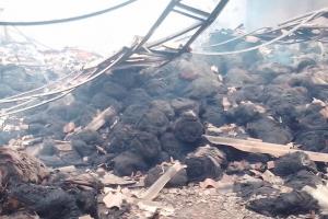 शाहजहांपुर: रोजा में गोदामों में लगी भीषण आग, करोड़ों रुपए का वारदाना और घूटा जलकर राख