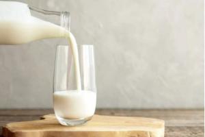 Health Tips: इस तरह पिएं दूध, रहेंगे फिट एंड फाइन