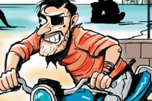 काशीपुर: मोबाइल व चोरी की बाइक के साथ युवक दबोचा