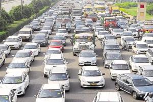 भारत बंद पर एनसीआर में कई किलोमीटर सड़क जाम ,सुबह से रेंग रहा है ट्रैफिक