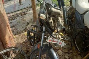 गोंडा: दो बाइकों में हुई टक्कर के बाद दबंगों ने की सरेराह पति-पत्नी व बहन की पिटाई