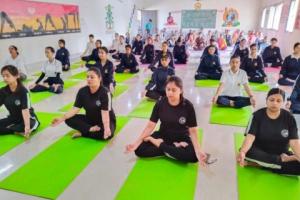 हल्द्वानी: अंतरराष्ट्रीय योग दिवस पर सबने किया योगाभ्यास, जाना सेहत का मंत्र…देखें VIDEO