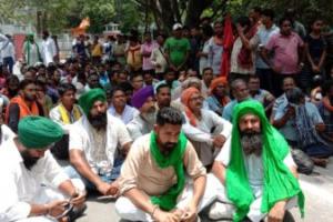 रुद्रपुर: अग्निपथ के विरोध में कलक्ट्रेट में गरजे किसान और मजदूर, पुलिस से नोकझोंक