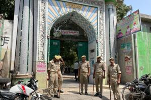 बरेली: जुमे की नमाज के दौरान नौमहला मस्जिद पर पीएसी बल तैनात