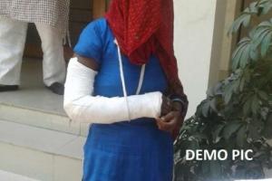 रुद्रपुर: गालीगलौज का विरोध करने पर दबंग ने तोड़ दिया महिला हाथ, रिपोर्ट दर्ज