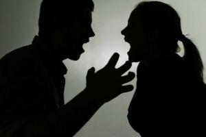 रामपुर: पति के जल्दी घर नहीं पहुंचने से नाराज पत्नी ने की आत्महत्या की कोशिश
