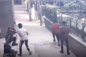 Video: दिल्ली के जहांगीरपुरी में नाबालिग ने चलाई गोली, पिता की पिटाई का लिया बदला